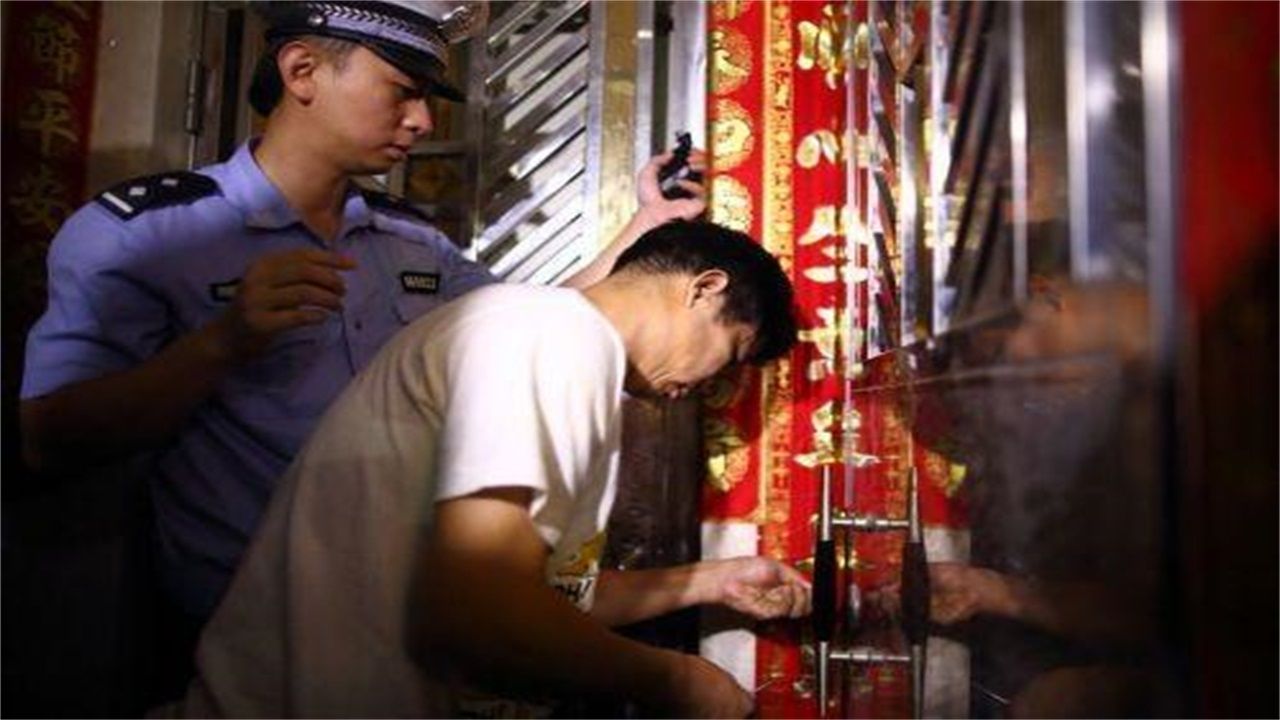 南京请开锁师傅开了锁后，师傅为什么一般都不进门，就算主人请也不进去？